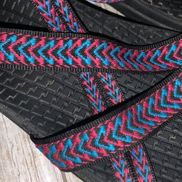 AIRWALK AZTEC STRAPY SANDALS SIZE 7 - Picture 2 of 15